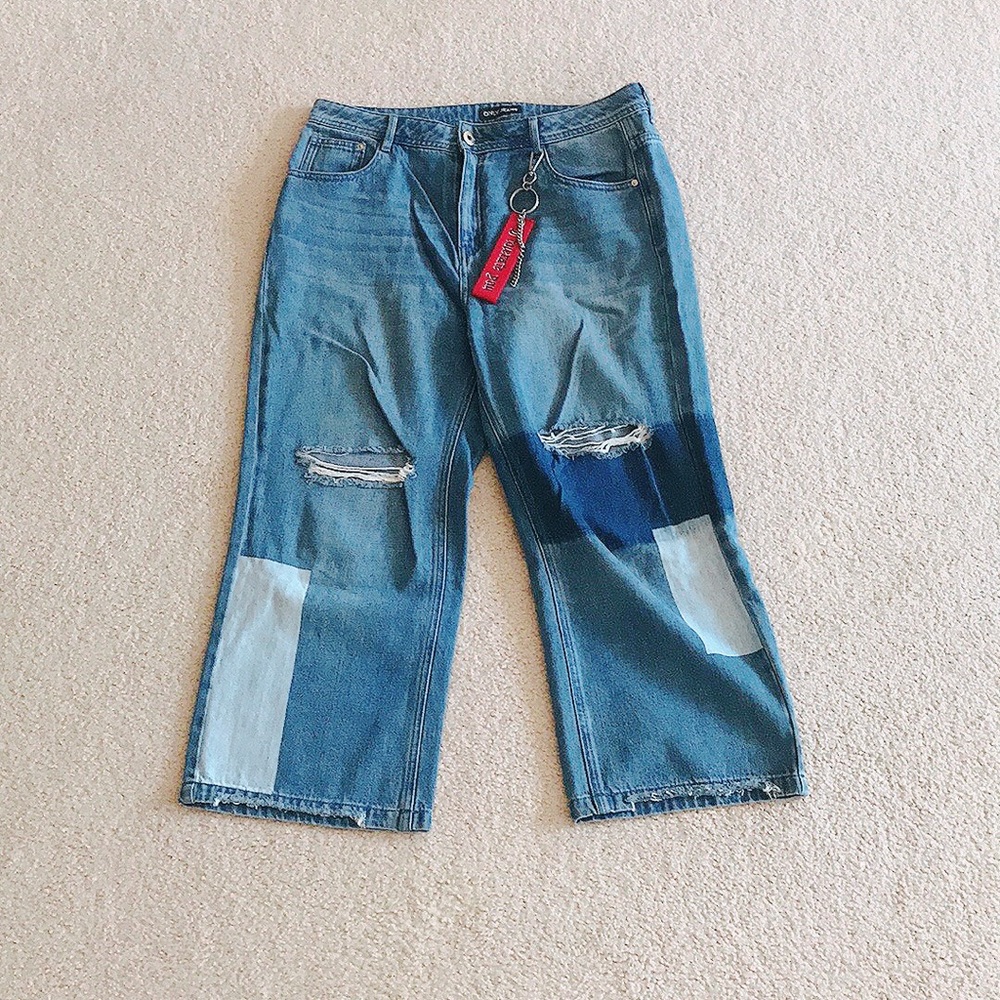 ONLY Wide Leg Denim Jeans with stripes and pendant